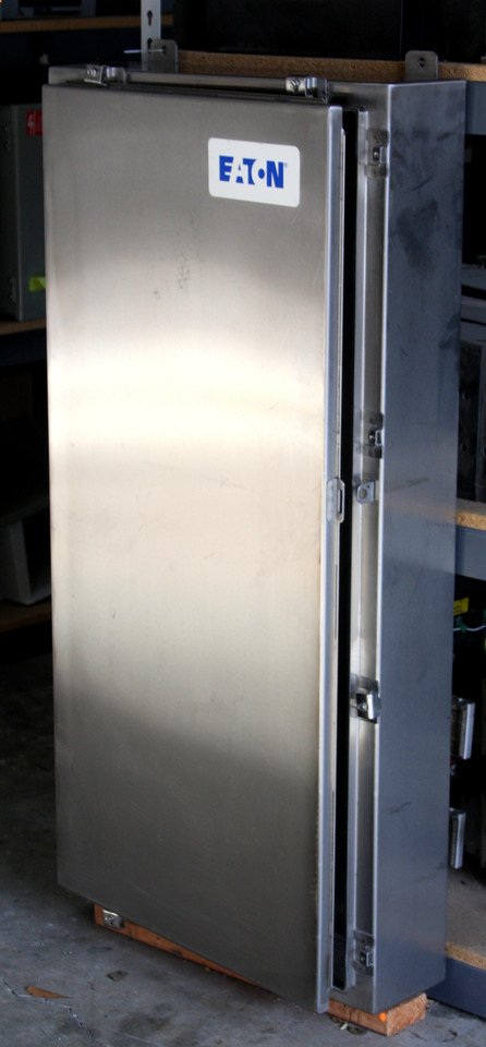 Eaton Stainless Steel Panel Enclosure 4x S5040219 Breaker Outlet