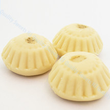 White peda round milk sweets flavored with cardamom
