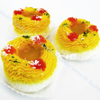 Chenna mango malai patties in mango cream