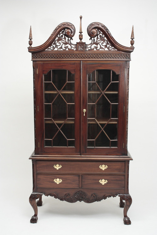 Chippendale Display Cabinet Laurel Crown Furniture