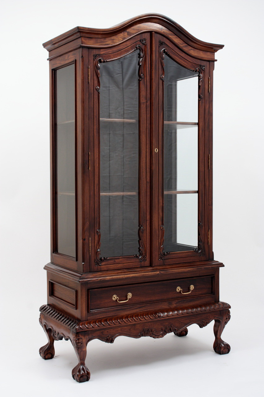 Chippendale China Cabinet With Two Doors Laurel Crown Furniture