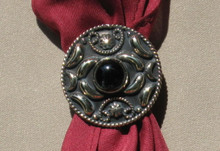 Scarf tie slide round with black stone