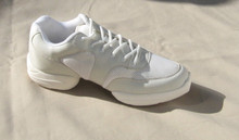 Dance sneaker with mesh white