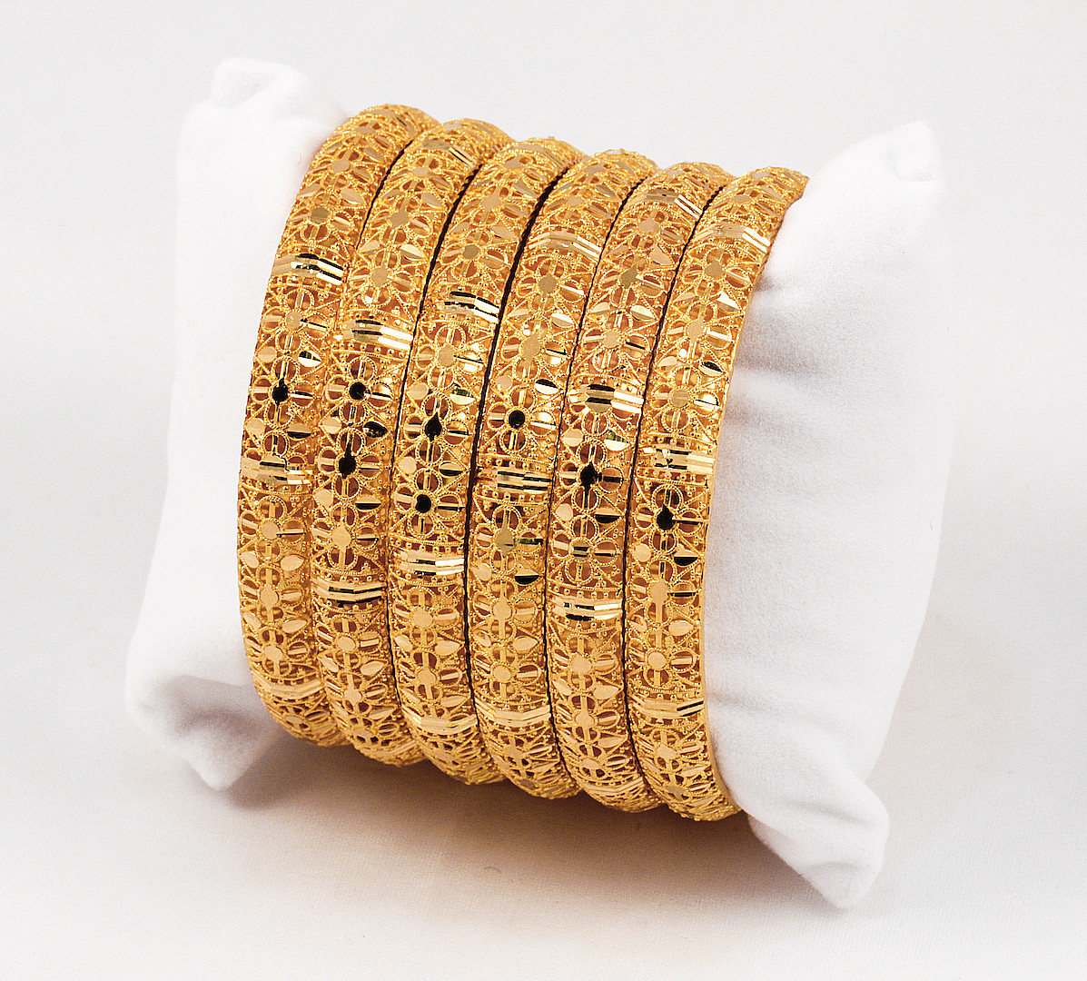 YELLOW GOLD BANGLES, SET OF 6, 21K, Size Large , Weight 90.7g
