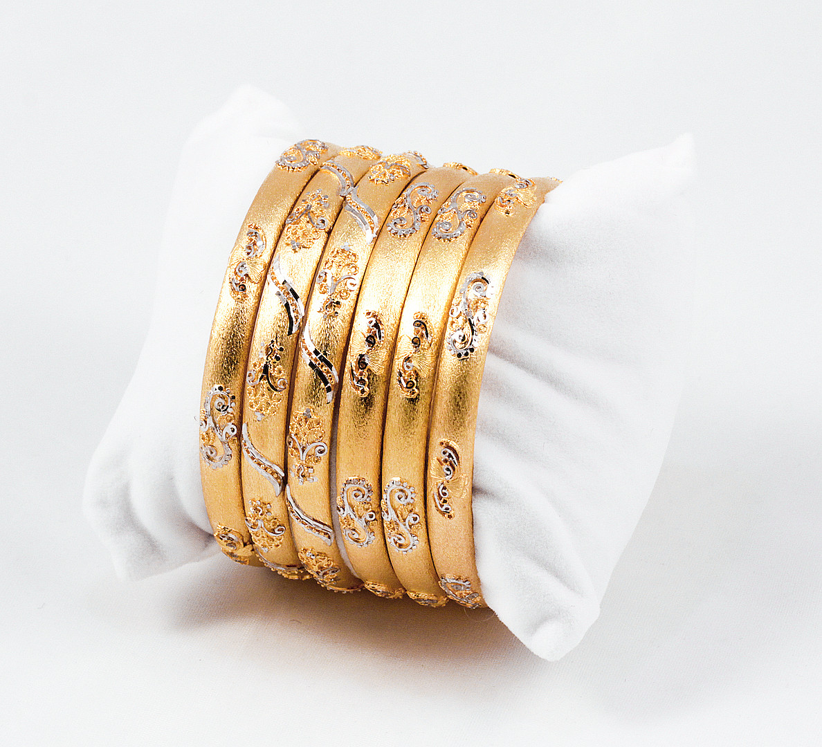 YELLOW GOLD BANGLES, SET OF 6, 21K, Size: x-Large, Weight: 87.7g ...