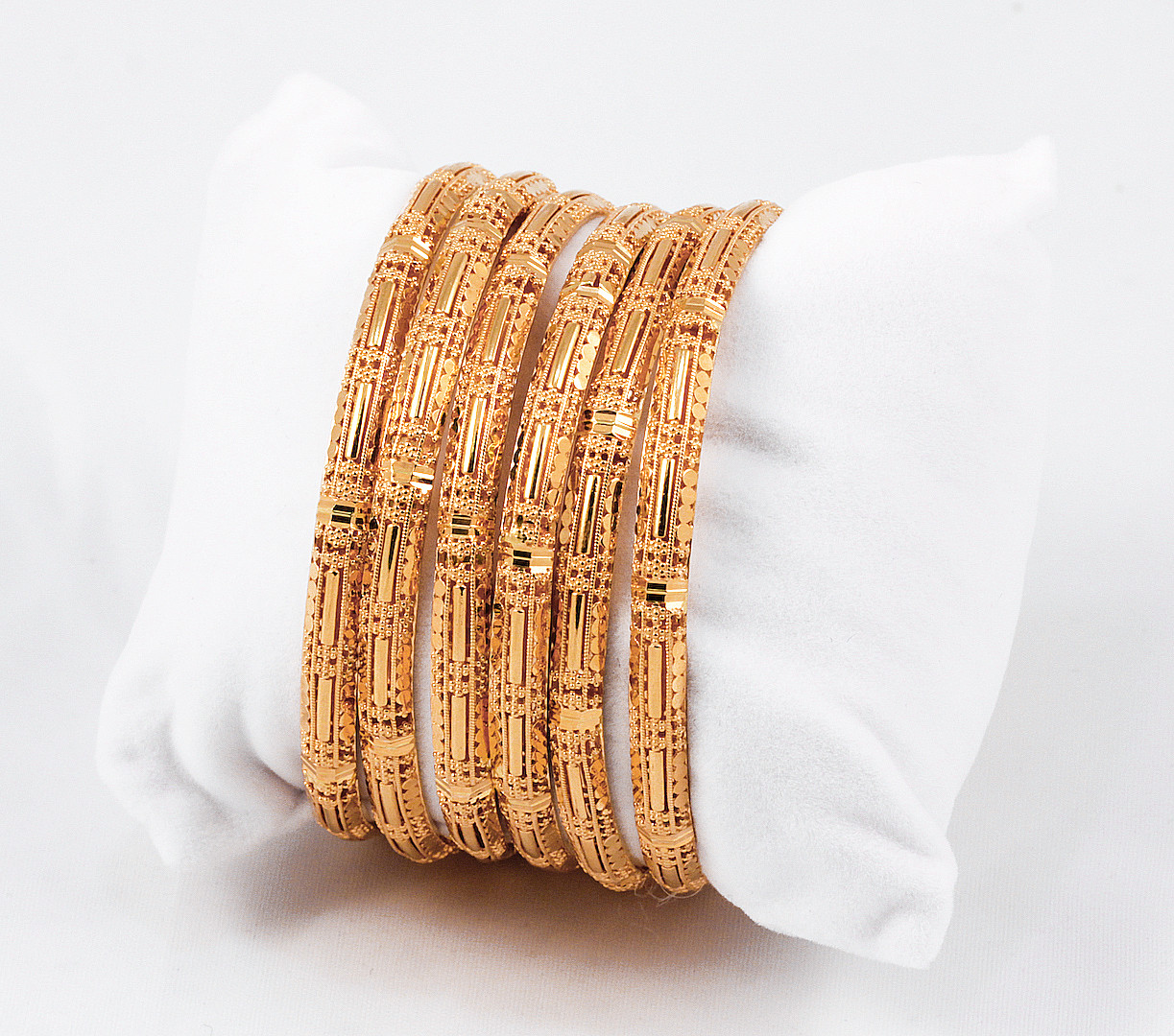 YELLOW GOLD BANGLES, SET OF 6, 21K, Size Large, Weight 68.9g