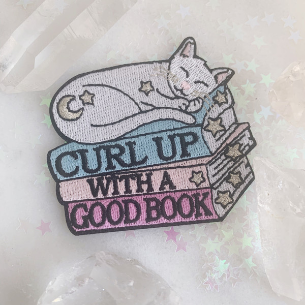 TR00372-MLT-OS - Curl Up with a Good Book Cat Patch - Embroidered Patches for Jackets - Gift for Book Lover - VSCO- Wildflower + Co. 