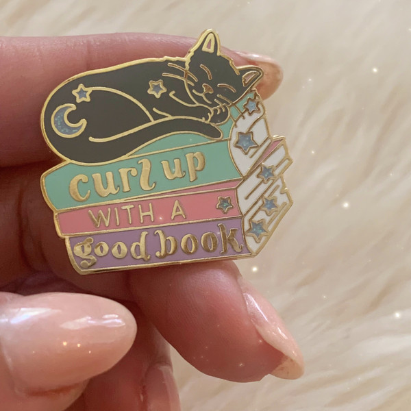 AC00202-MLT-OS - Curl Up w.a Good Book Cat Enamel Pin, Enamel Pin, Pin, Lapel Pin, Hard Enamel, Lapel Pins, Jacket Pin, Cats, Aesthetic, Cute Gift, Book Lovers
