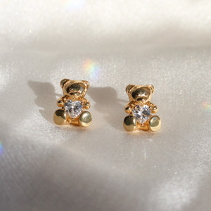 JW00945-GLD-OS - Teddy Bear Stud Earrings - Dainty Gold Accessories - Wildflower & Co (BC Crop)