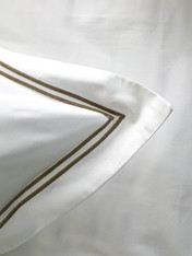 Nice White Double Duvet Cover 300 TC, Cotton, 2 lines festooning in Soft Suede