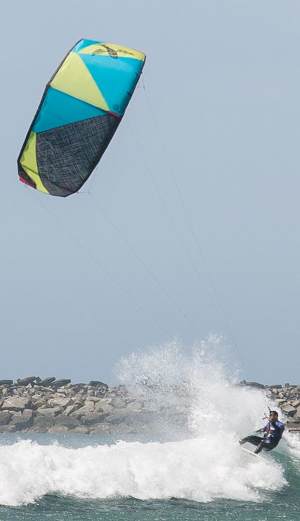best-kiteboarding-catching-the-wave.png