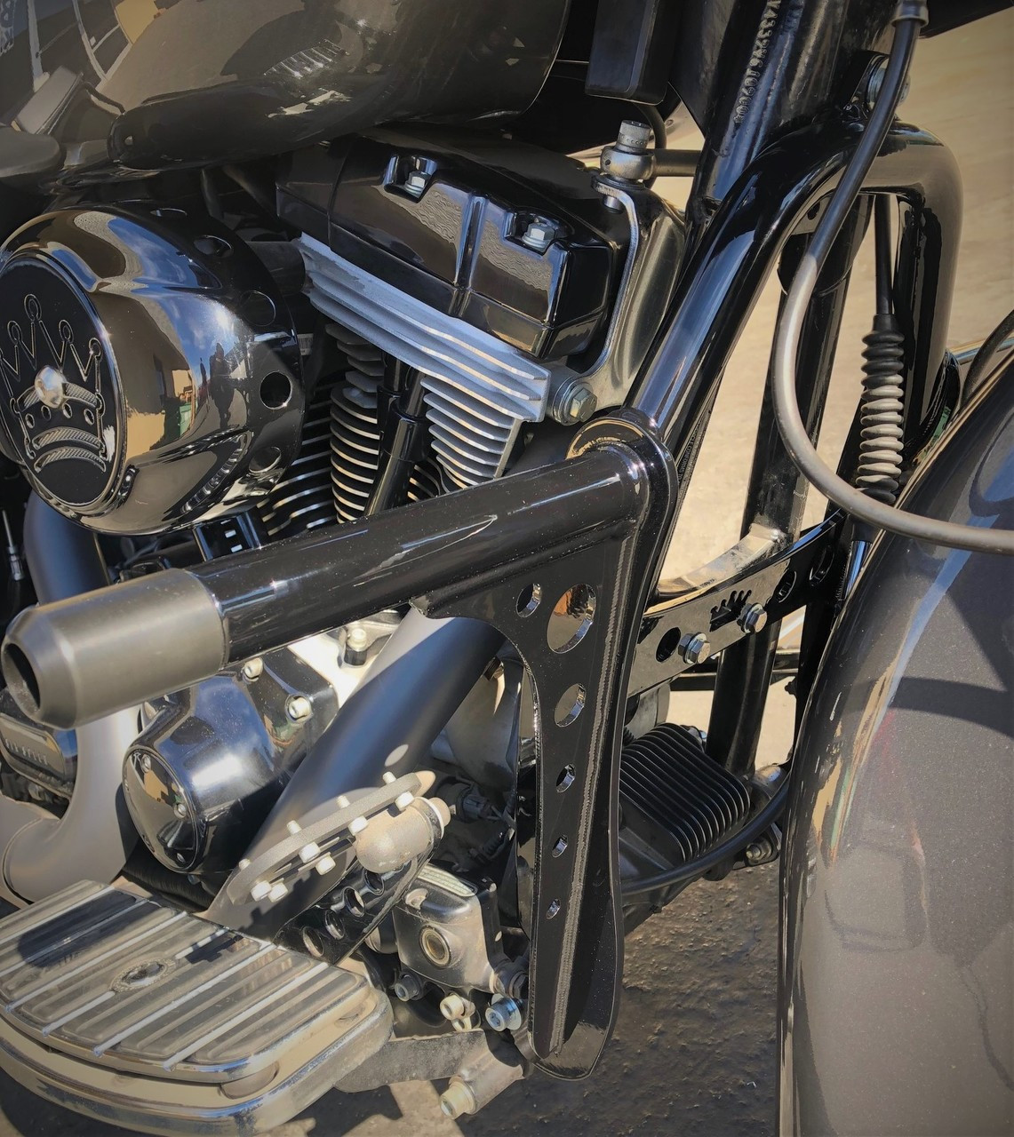 dyna front crash bar crash cage highway peg 210 street bob low rider