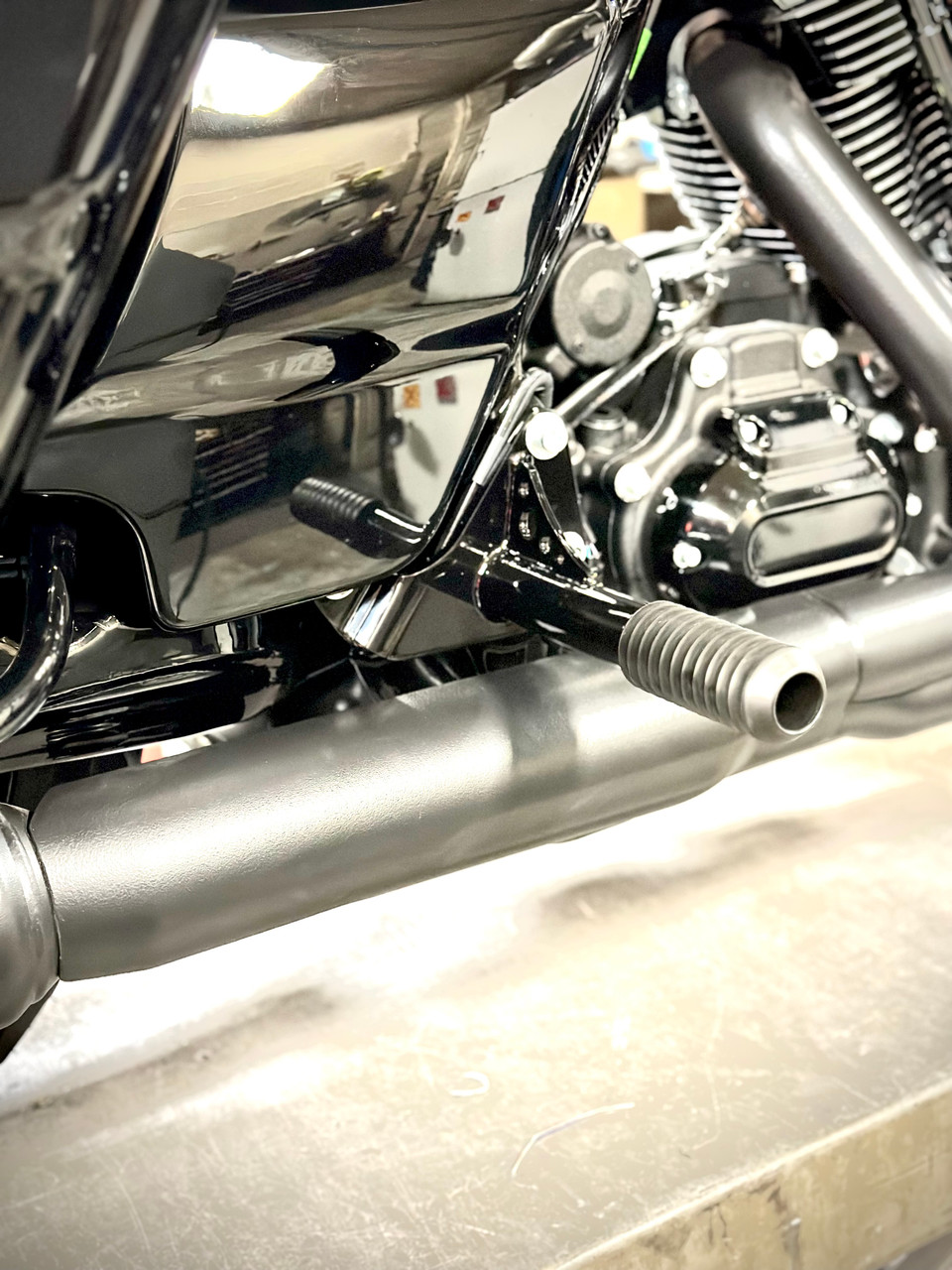 dyna late passenger peg mount crash bar frame slider