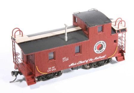 NP 1700 Series Wood Caboose