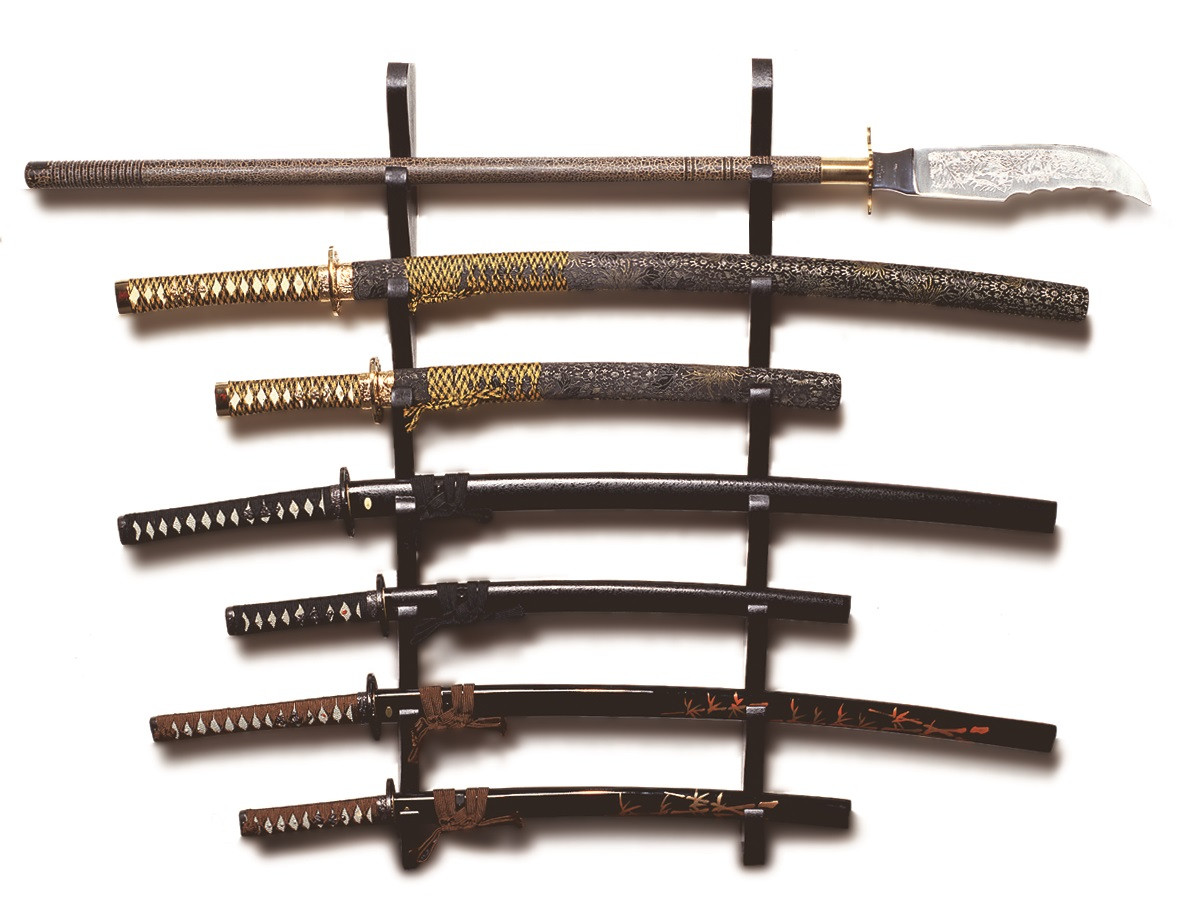 8 piece wall mount