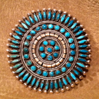 Zuni Turquoise Needlepoint Pettipoint Round Pawn Pin
