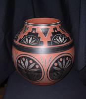 Pottery Santo Domingo Thomas Tenorio SOLD