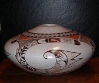 Pottery Hopi Sylvia Naha AKA Featherwoman H23