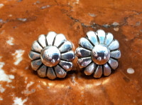 EARRINGS NAVAJO SILVER FLORAL ROUND SOLD