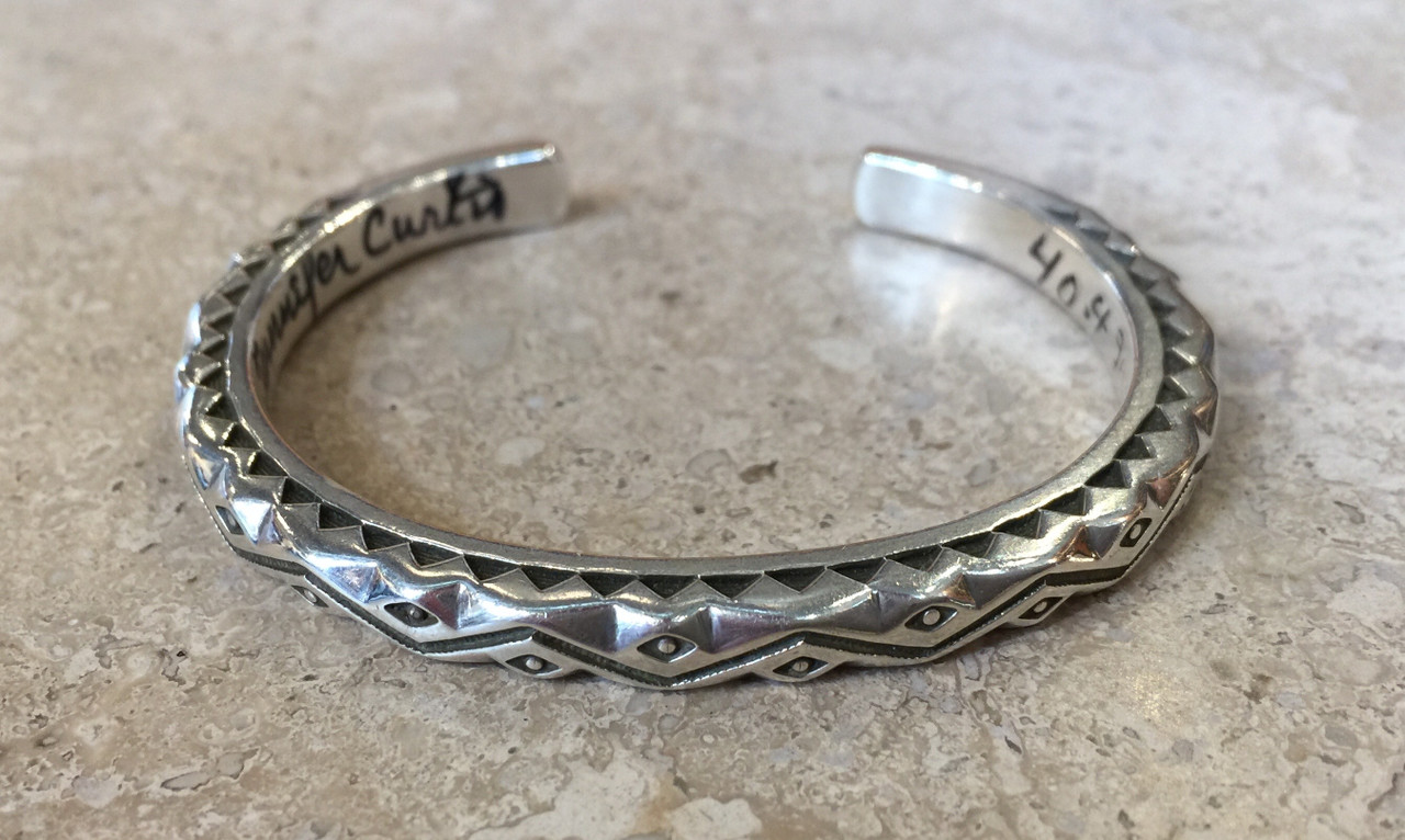 BRACELETS NAVAJO SILVER NARROW CUFF JENNIFER CURTIS SOLD - Mudhead Gallery