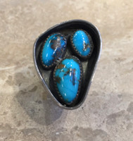 NAVAJO PAWN TURQUOISE TRIANGULAR SHAPED RING 3 OVAL TURQUOISE STONES SIZE 6 3/4
