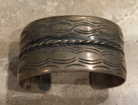 BRACELET 1970's NAVAJO PAWN HEAVY SILVER STAMPED WIDE CUFF CENTRAL ROPE DESIGN 6 3/4"
