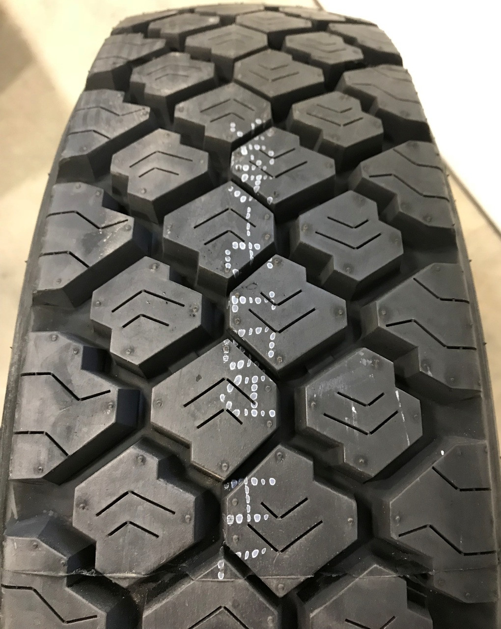 New Tire 225 70 19.5 Ironman 604 OSD Open Drive 14 Ply Semi 225/70R19.5