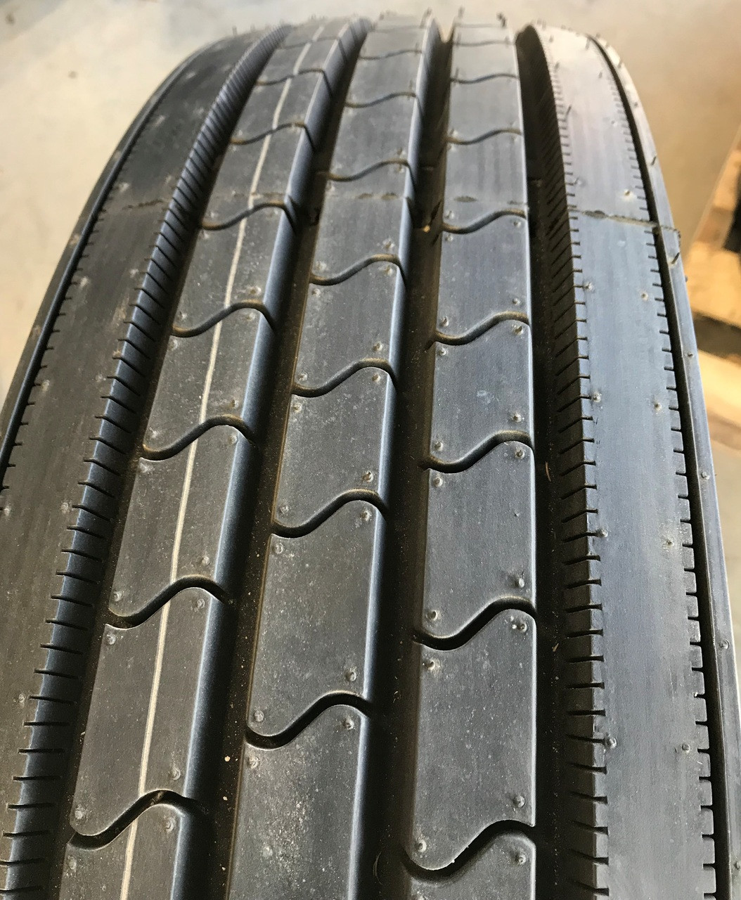 New Tire 11 R 24.5 Ironman 601 Premium Steer 16 Ply Semi 11R 11R24.5