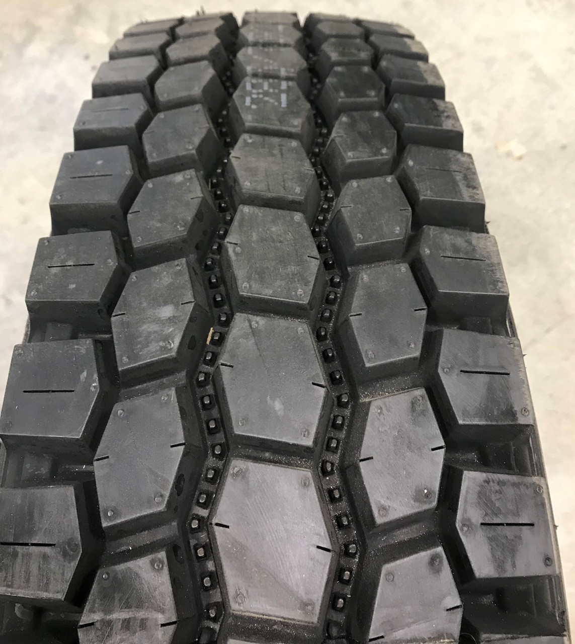 New Tire 11 R 24.5 Ironman 370 OSD Open Drive Semi 16 Ply 11R 11R24.5