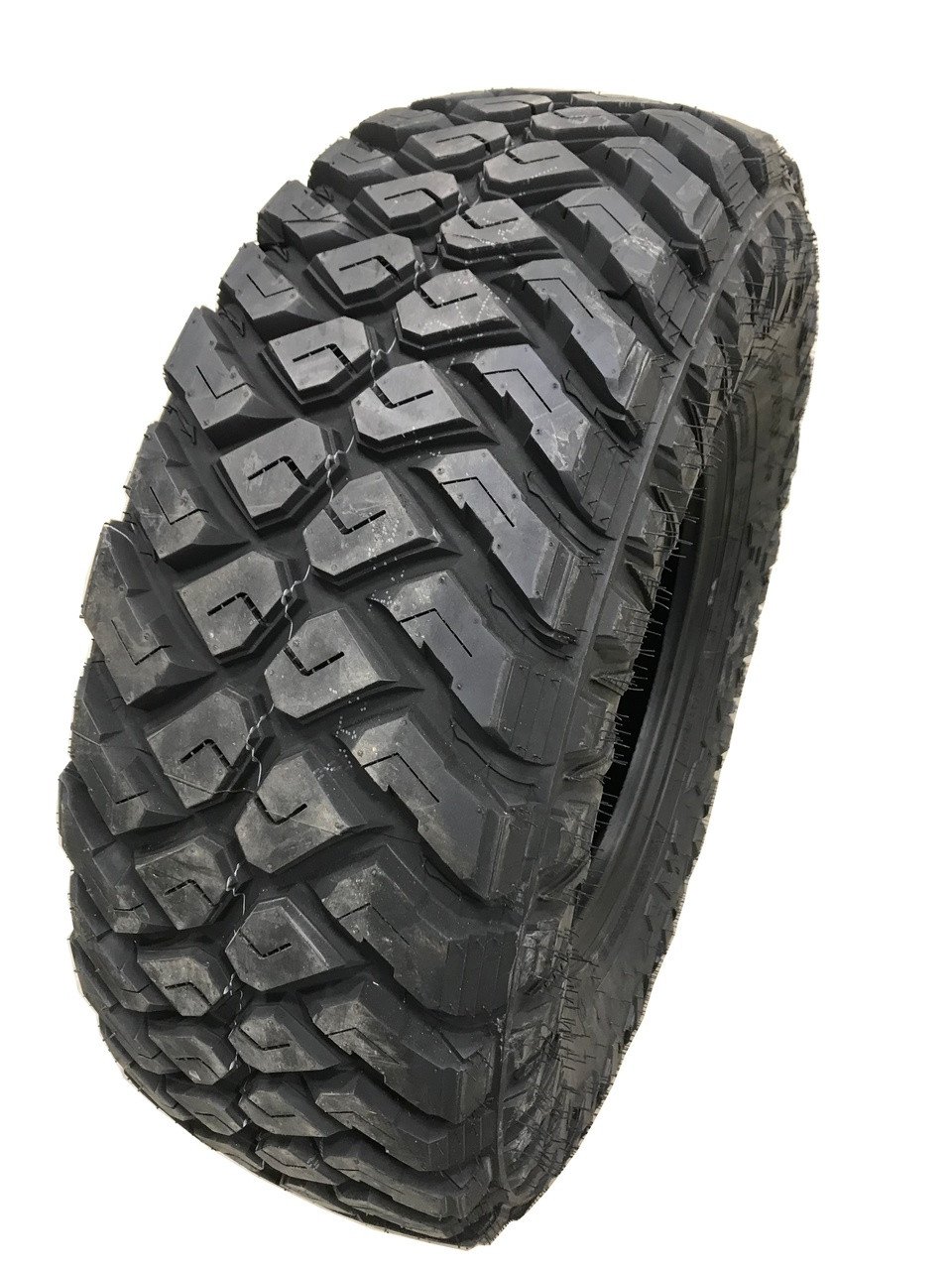 New Tire 265 70 17 Maxxis Razr MT Mud 10 Ply LT265/70R17 40,000 Mile