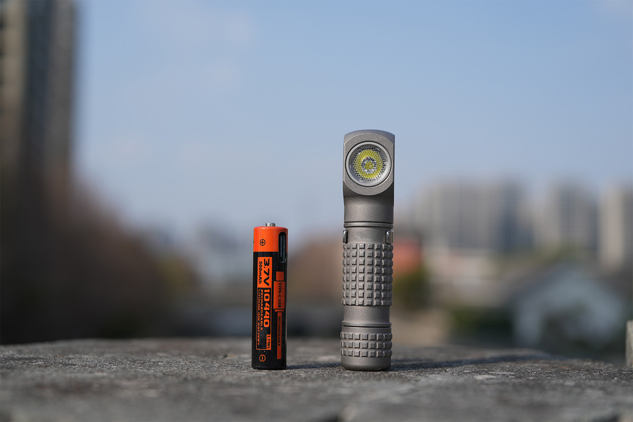 E02 III - Titanium - Small Flashlight - Mankerlight Official