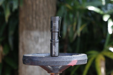 E05 II Titanium DLC Black - Everyday Carry Flashlight