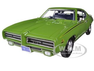 1969 Pontiac GTO Judge Green 1/18 Diecast Car Model Motormax