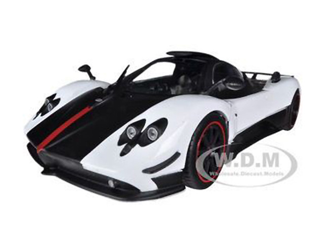 Pagani Zonda 5 Cinque White/Black 1/18 Diecast Car Model Motormax 79158