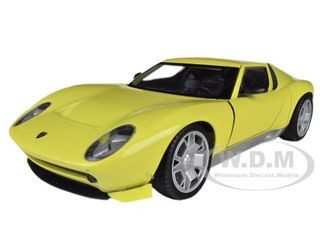 Lamborghini Miura Concept Yellow 1/24 Diecast Car Model Motormax 73367