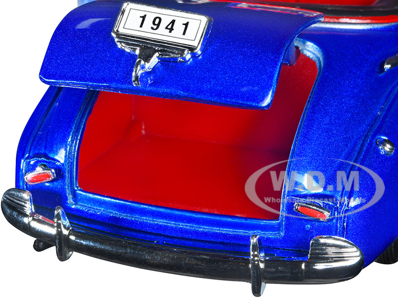 1941 Chevrolet Special Deluxe Convertible Blue 1/24 Diecast Car