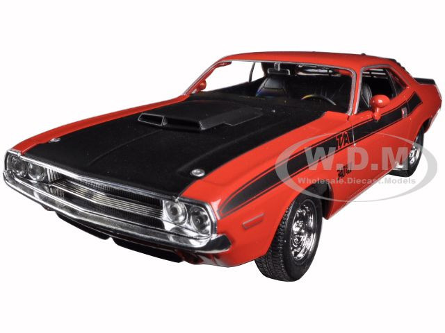 1970 Dodge Challenger T/A Red Black Hood 1/24 Diecast Model Car Welly 24029