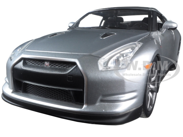 Brian's Nissan GT-R R35 Silver Fast & Furious Movie 1/24 Diecast