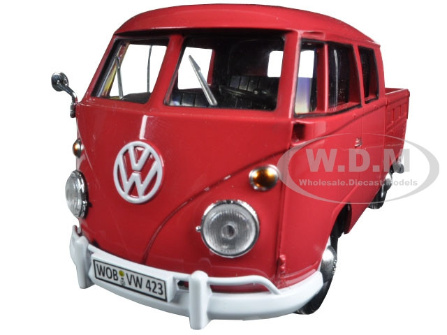 MotorMax 1:24 VW Volkswagen T1 Bus Type 2 red Pick up with Double Cab 