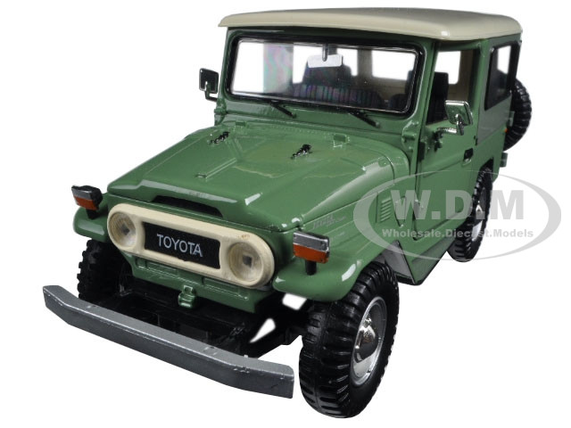 Toyota FJ40 Medium Green 1/24 Diecast Model Car Motormax 79323