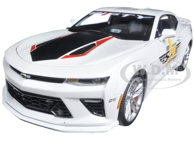 17 Chevrolet Camaro Ss Indy Pace Car 50th Anniversary Limited Edition 1 18 Diecast Car Model Autoworld Aw236