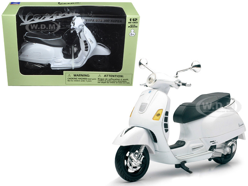 Vespa GTS 300 Super White Motorcycle 1/12 New Ray 57243B