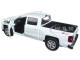 2017 Chevrolet Silverado 1500 LT Z71 Crew Cab White 1/27 Diecast Model Car Motormax 79348