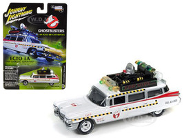 JOHNNY LIGHTNING 1:64 GHOSTBUSTERS ECTO-1 WITH FIREHOUSE WHITE JLSP031