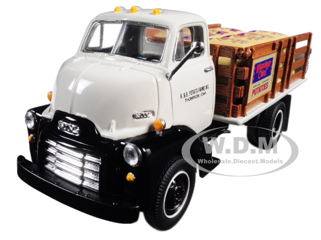 1952 GMC Half Rack Stake Truck 1/34スケール 1/34 1952 GMC COE Stake Truck with Sack Load, K. & B. Potato Farms