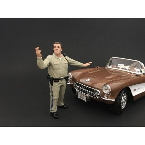 Highway Patrol Officer Directing Traffic Figurine Figure For 1:24 Models American Diorama 77515