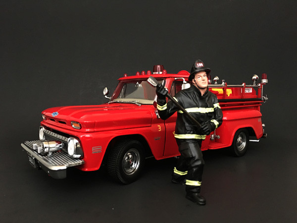 Firefighter with Axe Figurine Figure For 1:18 Models American Diorama 77461