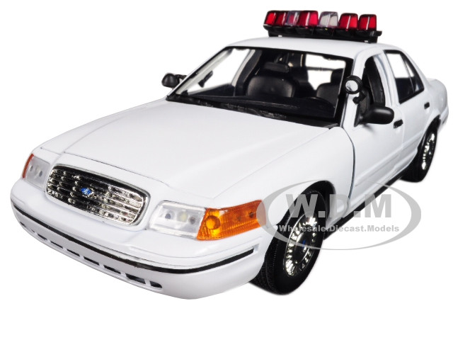2001 Ford Crown Victoria Police Car Plain White with Flashing Light Bar Front and Rear Lights and Sounds 1/18 Diecast Model Car Motormax 73992