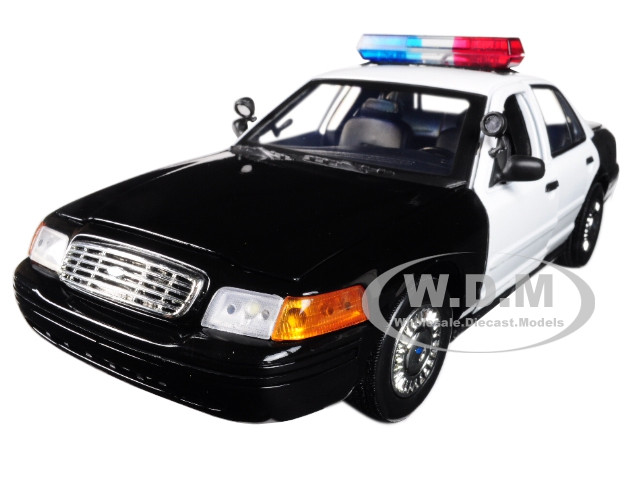 2001 Ford Crown Victoria Police Car Plain Black & White with Flashing Light Bar Front and Rear Lights and Sound 1/18 Diecast Model Car Motormax 73991
