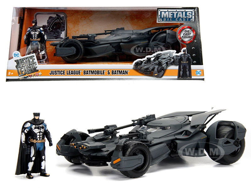 2017 Justice League Batmobile with diecast Batman Figure 1/24 Diecast Model Car Jada 99232